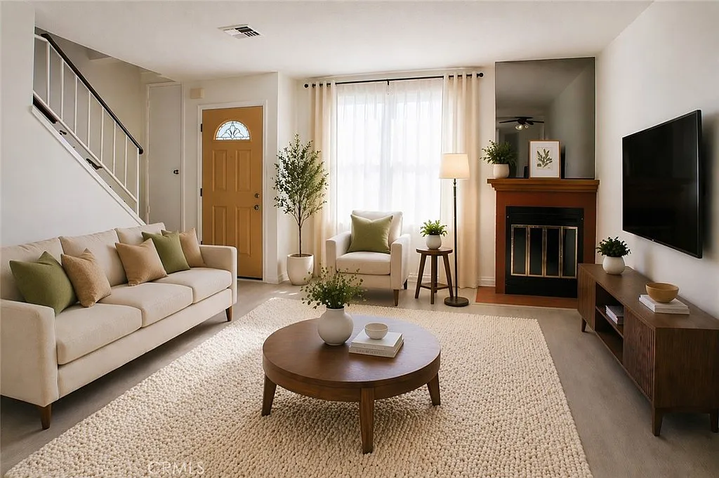 3 bed, 2.5 bath, 1289 sqft, $3,400 — Photo 2
