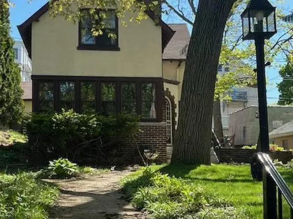 2948 South Lenox STREET, Milwaukee, WI 53207