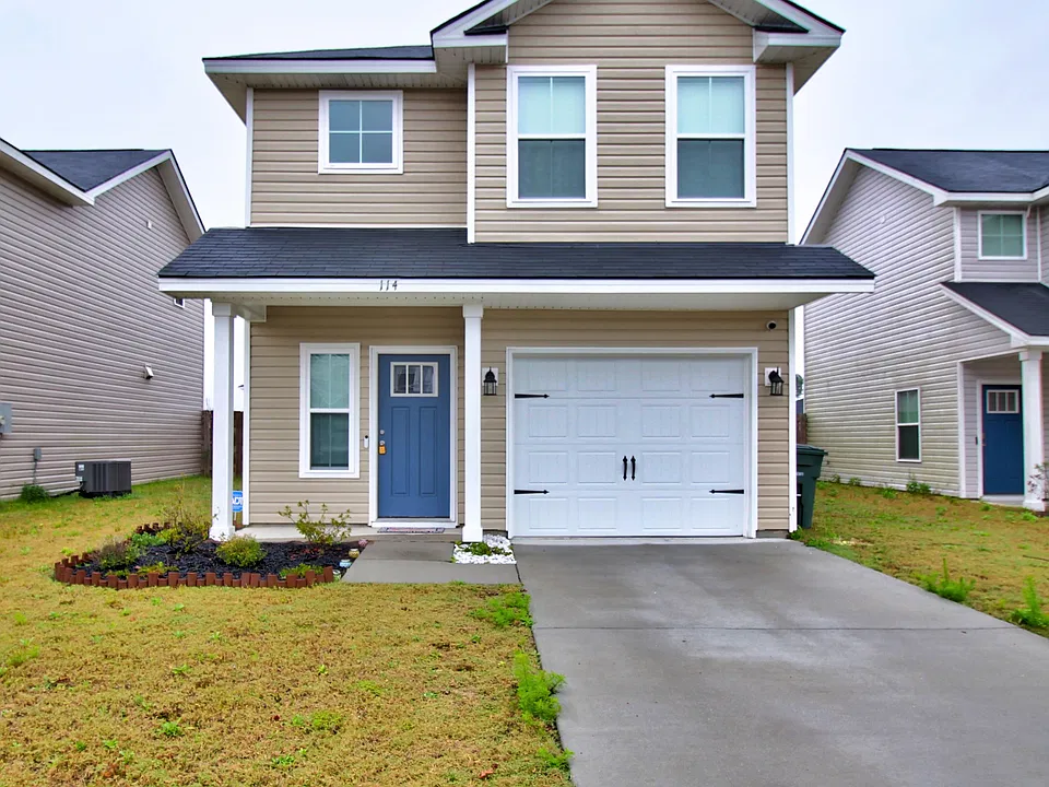 114 Centennial Ct