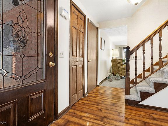 4th image of 2246 Stoner Ave NE