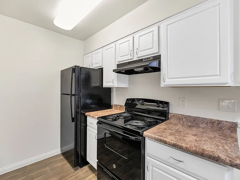 Urban Walk Apartments — Photo 14