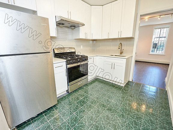 4th image of 573 2nd Ave Frnt 1