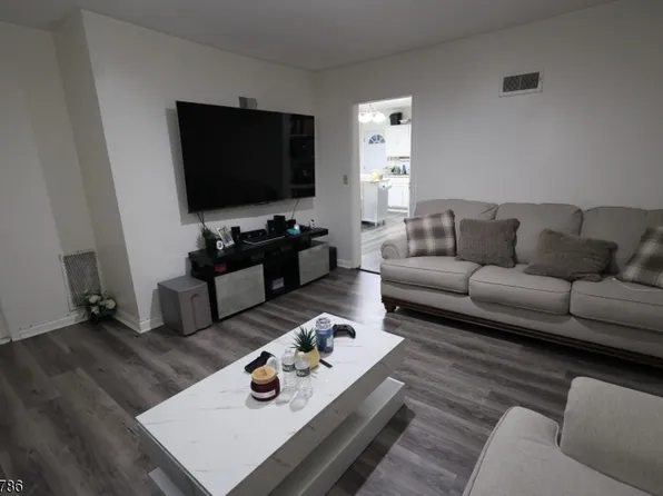 202 Atlantic St, Paterson City, NJ 07503