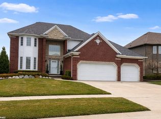 18011 Humber Bridge Dr, Macomb, MI 48042