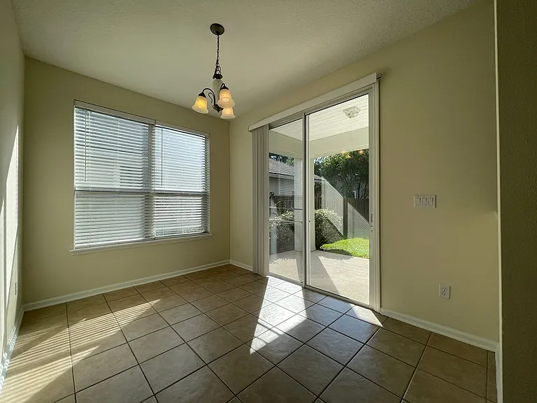 3125 E Banister Rd — Photo 9