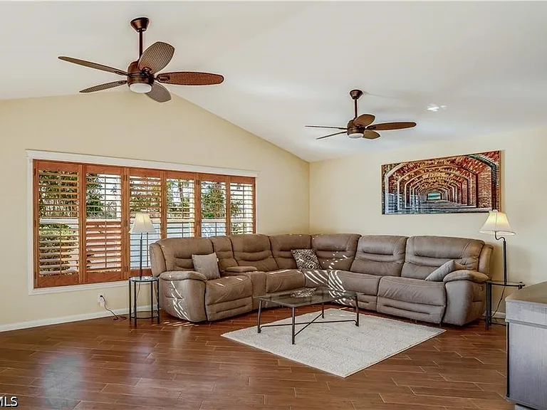 1922 Cape Coral Pkwy W — Photo 4