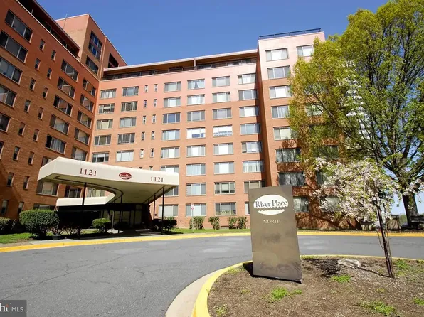 1121 Arlington Blvd APT 321, Arlington, VA 22209