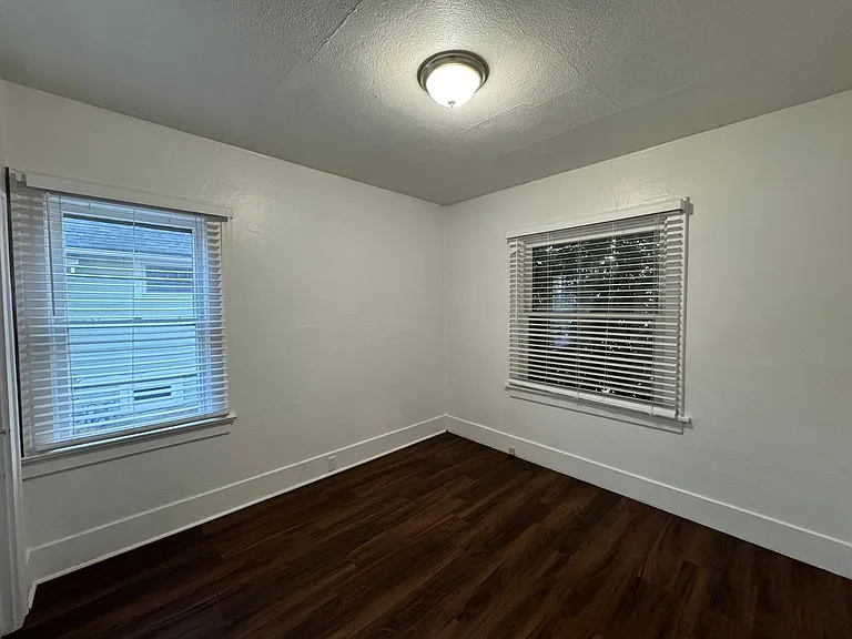 336 23rd St SE — Photo 5