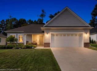 7934 Jordan Dr, Waterford, MI 48327