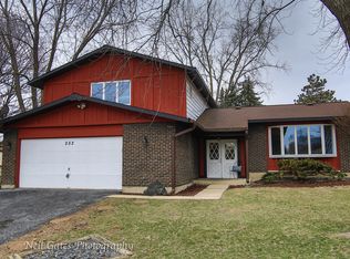 252 Tudor Ct, Bolingbrook, IL
