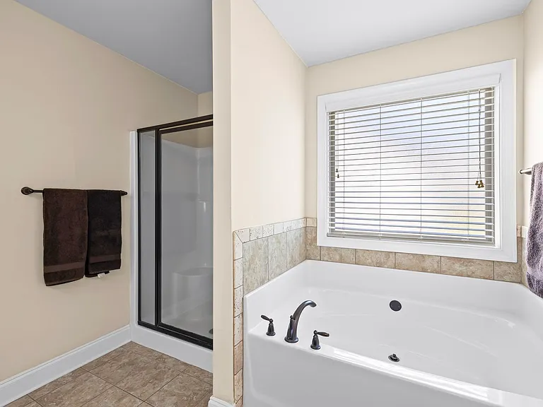 640 Hood Ave — Photo 12