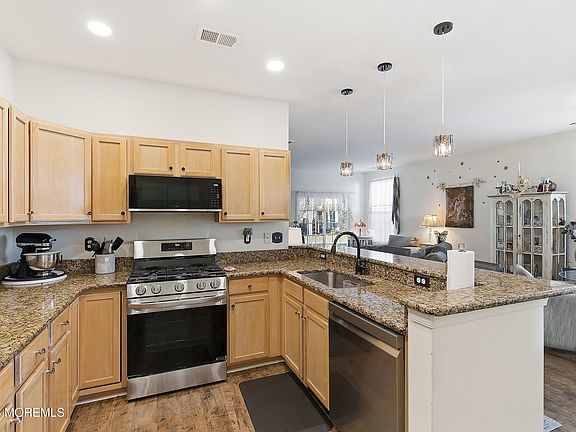 3rd image of 46 Hatteras Way