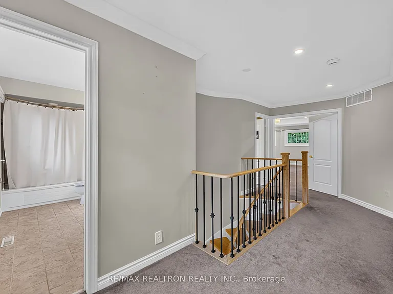 49 Meekings Dr — Photo 15