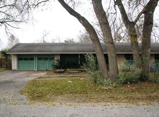 118 Trinity Ln, Seguin, TX 78155