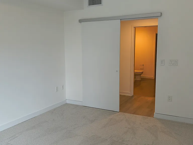 9 Macarthur Pl #N604 — Photo 27