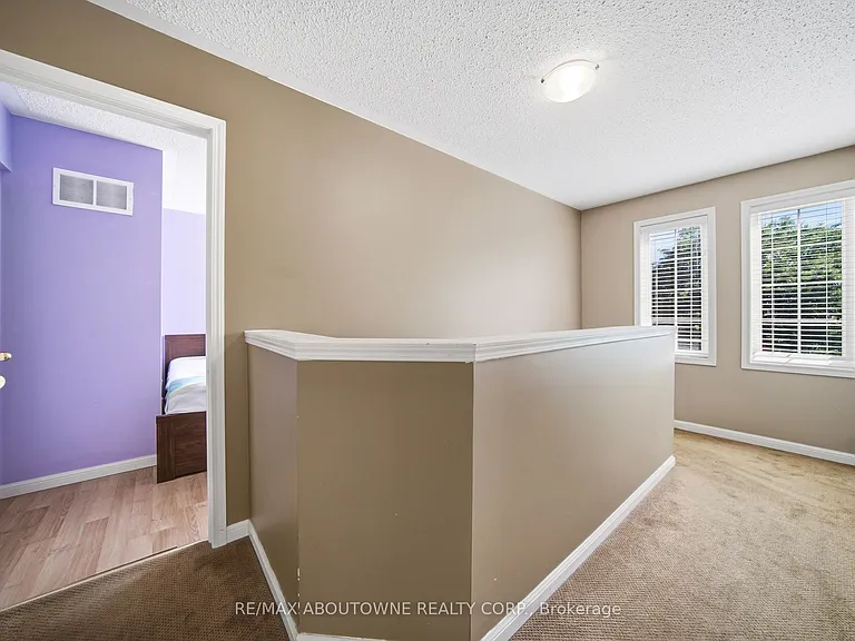 902 Gazley Cir — Photo 15
