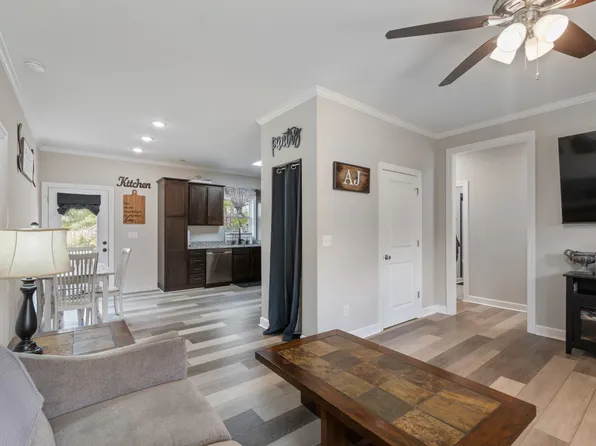 5702 Fox Haven Dr, Nunnelly, TN 37137