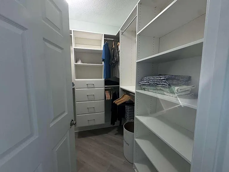 241 Riverside Dr — Photo 27