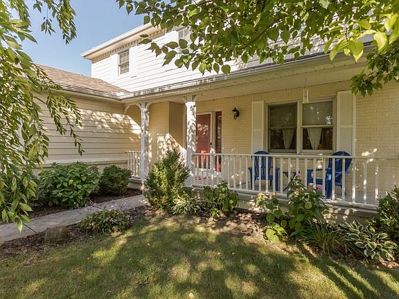 3rd image of 611 Kingsborough Ct