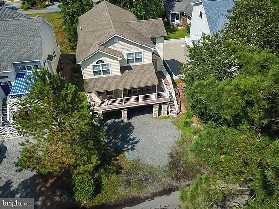 2nd image of 605 2nd St