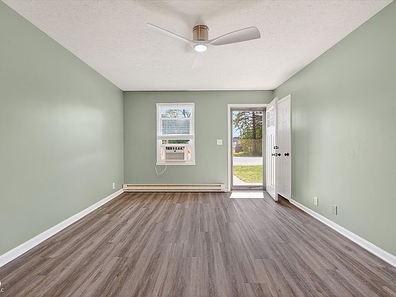 5th image of 264 Walnut St