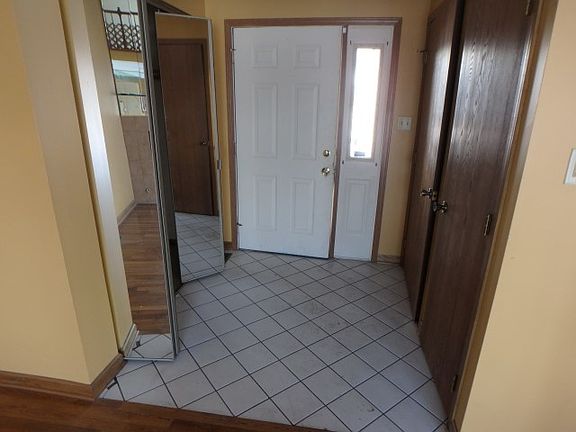 3rd image of 19623 Lake Shore Dr #0