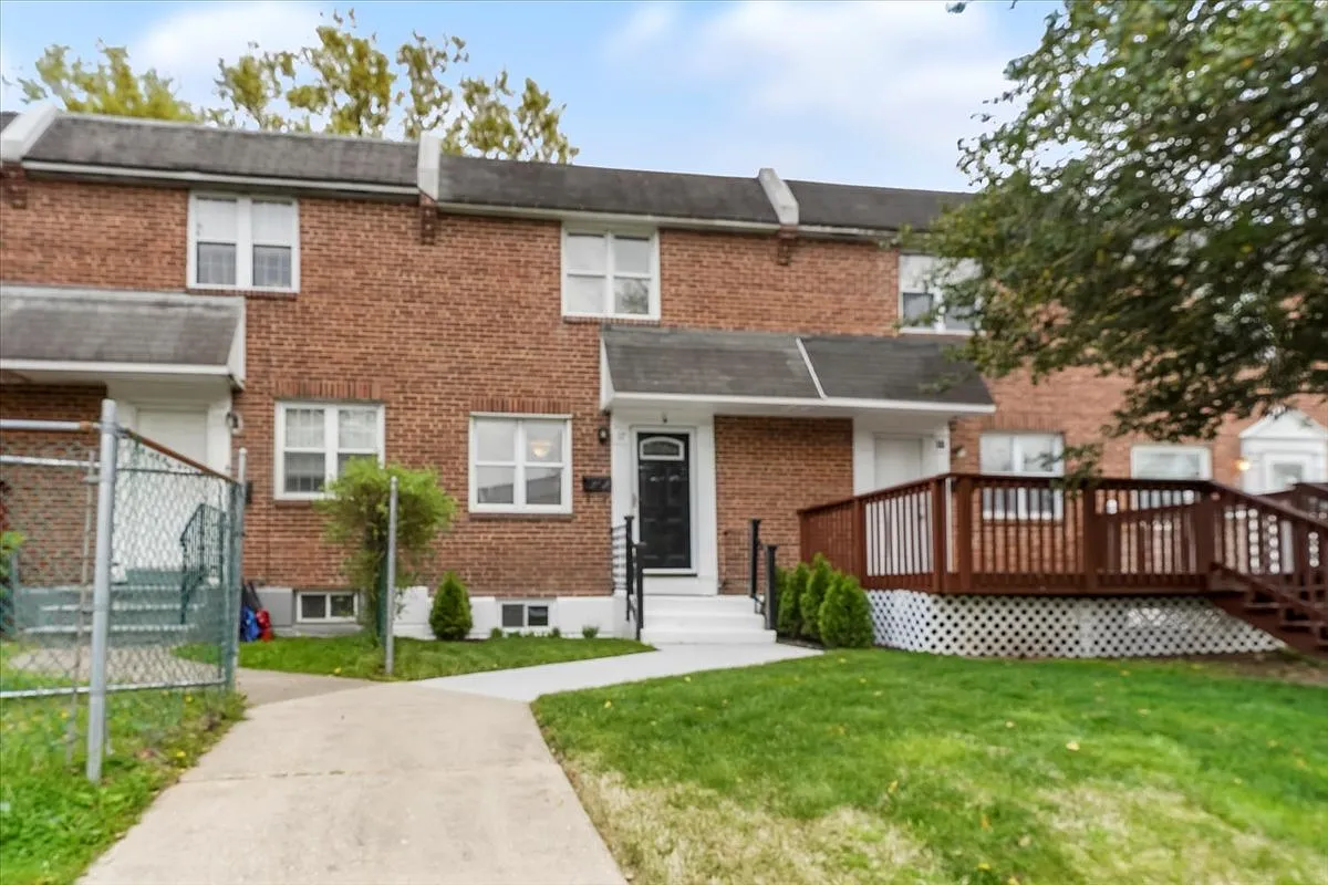 4 bed, 1390 sqft, $2,750 — Photo 3
