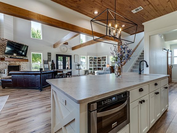 2nd image of 917 Marlow Rd