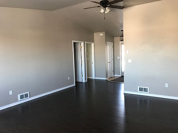 Living room to entryway