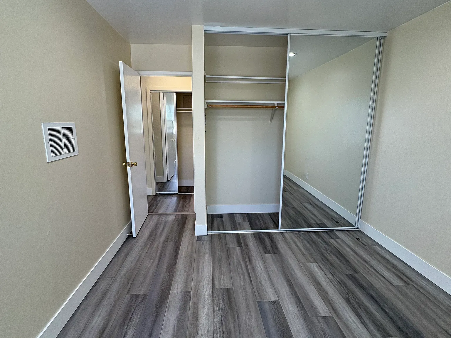 2637 Regent — Photo 4