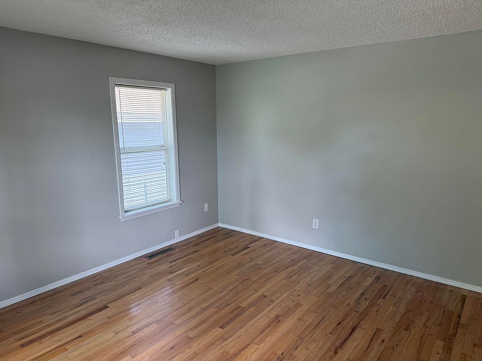 2622 N Summit Avenue, Springfield, MO 65803 | Zillow