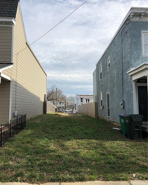 1st image of 609 N 30th St