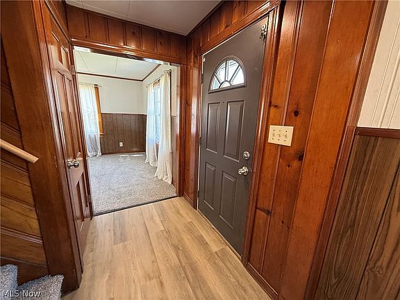 2nd image of 38462 S Beachview Rd