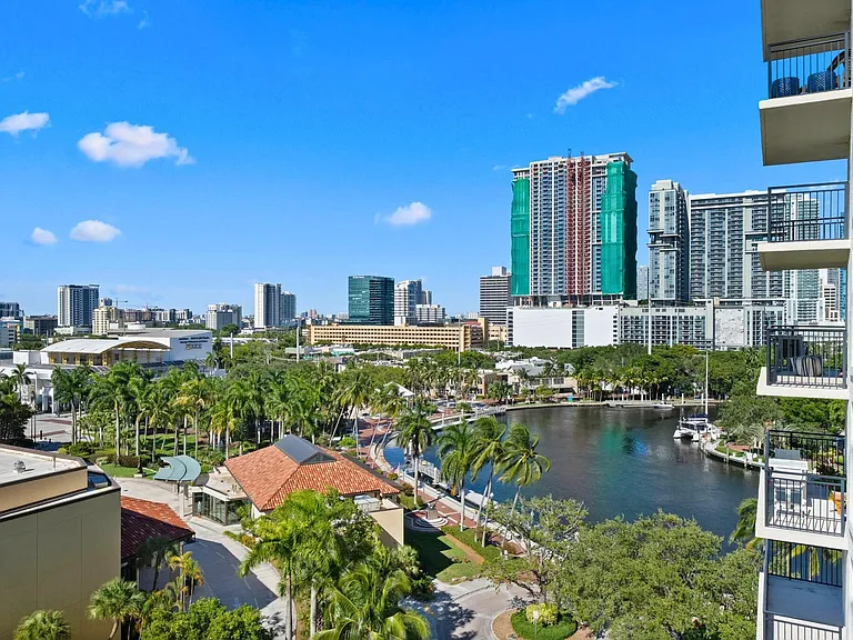 610 W Las Olas Blvd #1016N — Photo 1
