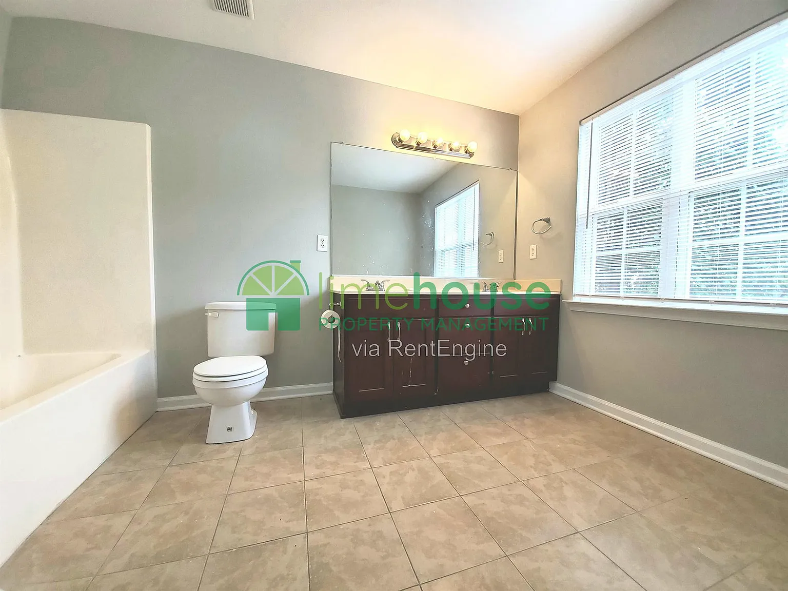 4 bed, 2.5 bath, 2067 sqft, $2,365 — Photo 4