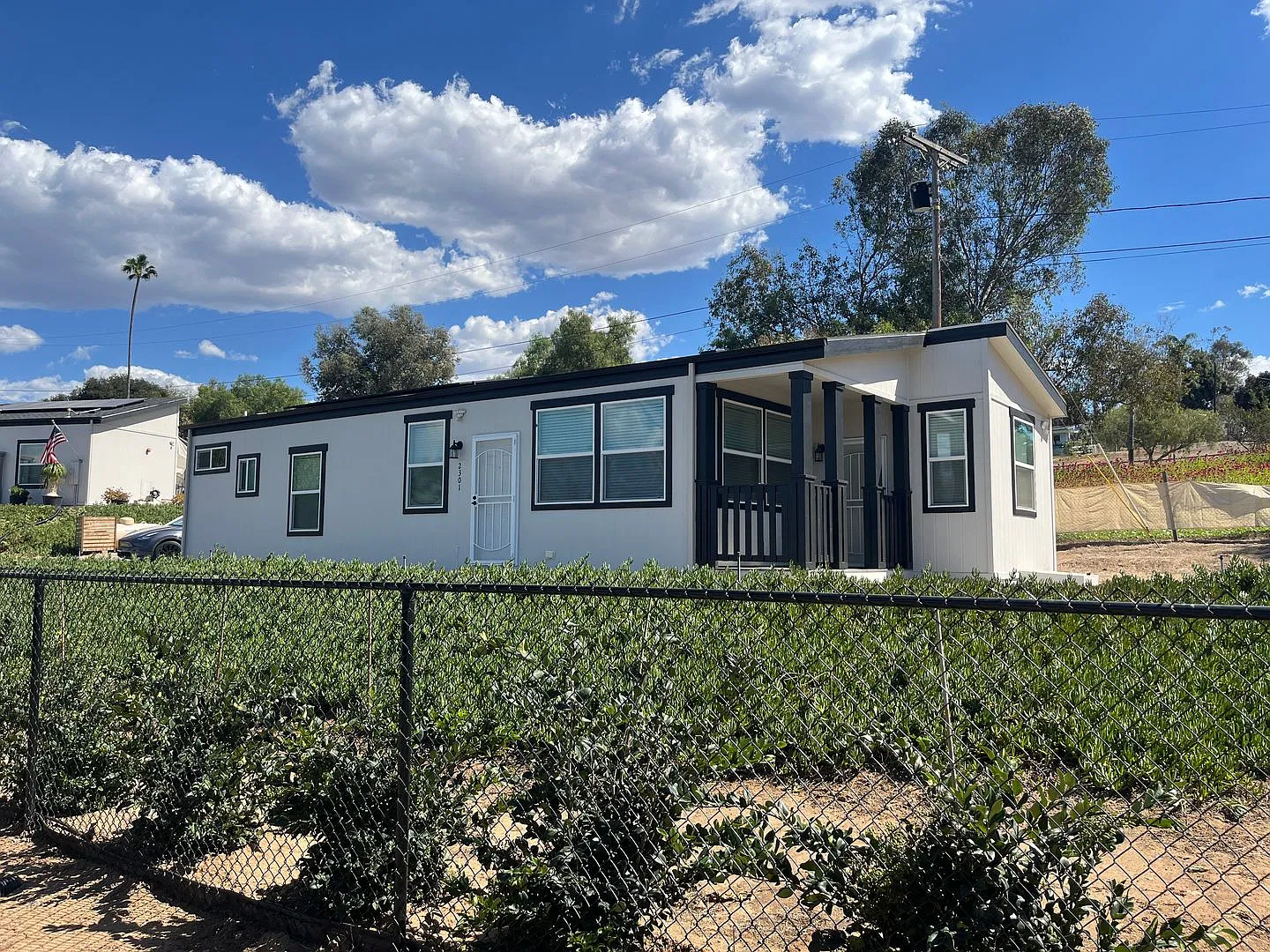 2 Bedroom 2 Bath Single Story Home With A/C and a Bonus Room — Photo 3