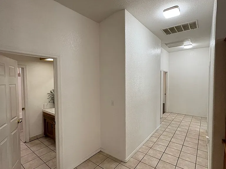 1040 N Sumter Ct — Photo 22
