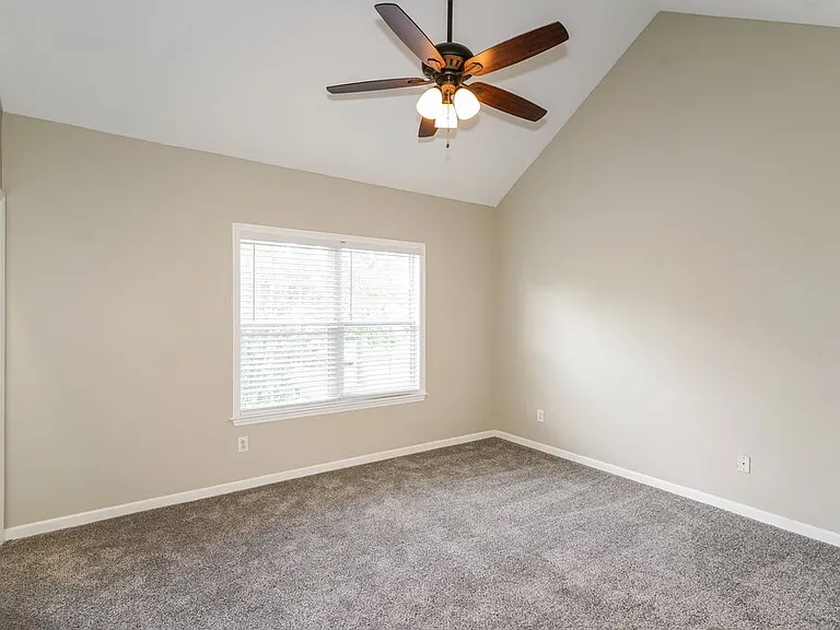 2817 Sutherland Dr — Photo 10