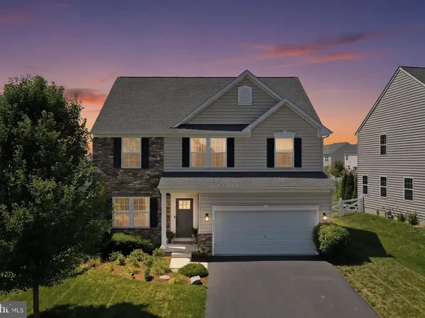 9316 Morning Walk Dr, Hagerstown, MD 21740