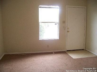 3rd image of 5511 Lochmoor APT 1