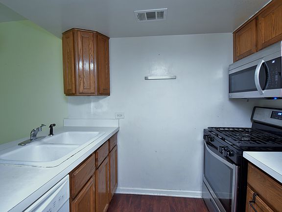 4th image of 1894 Huntington Blvd APT C