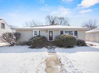 909 W Weiland Ave, Appleton, WI 54914