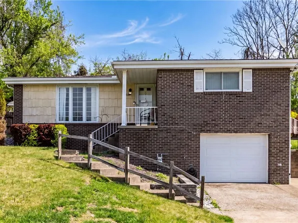 42 Manor Rd, Donora, PA 15033