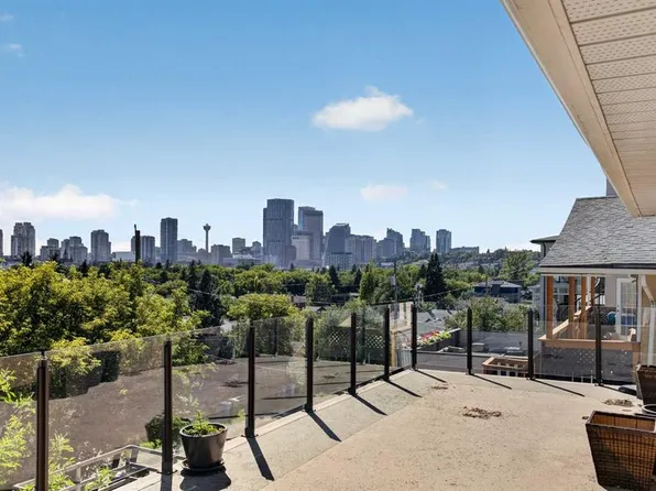 1021 N Drury Ave NE, Calgary, AB T2E 0M3