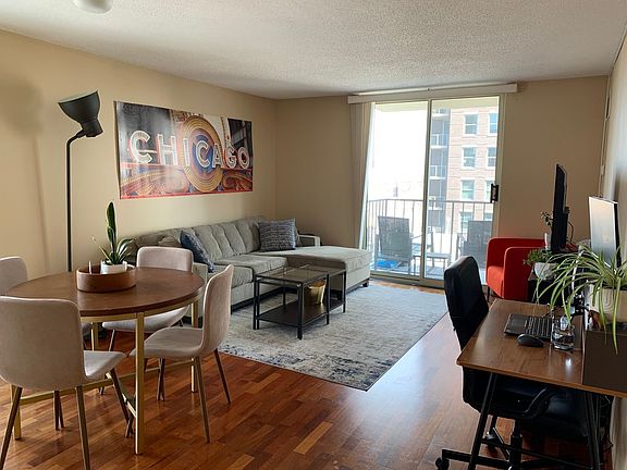 4th image of 1212 N Lasalle St #810