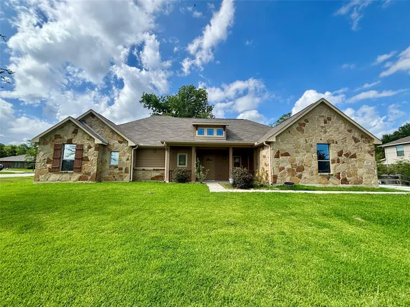 13303 Hidden Manor Ct, Willis, TX 77318