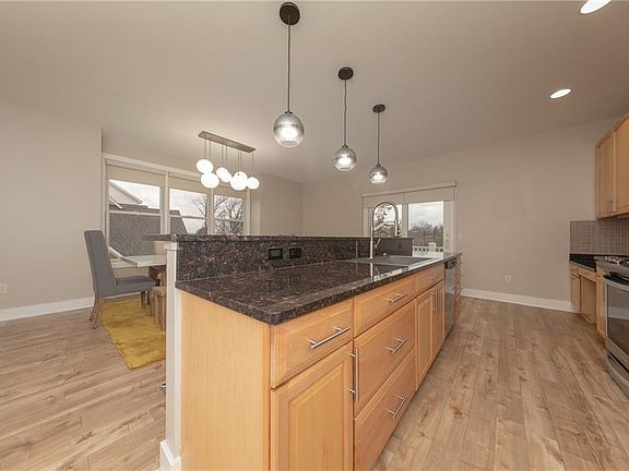 5th image of 1487 Huntington Ln