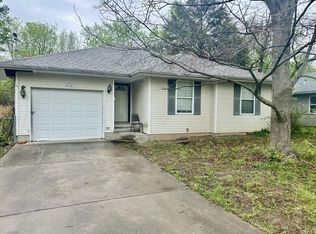 2032 N Park Ave, Springfield, MO 65803