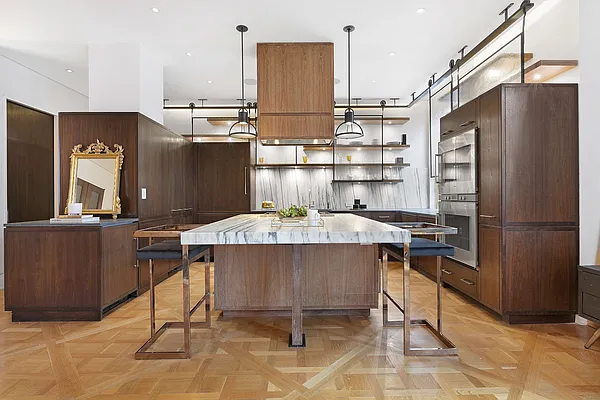 Sold by Compass | media 18