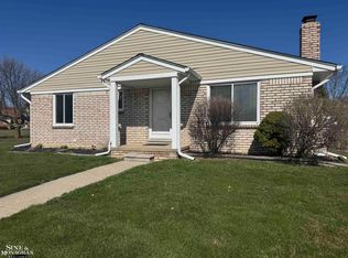 31925 Breezeway, Chesterfield, MI 48047